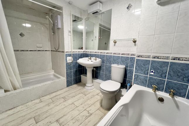 Flat for sale in Beach Road, Weston-Super-Mare