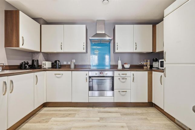 Flat 5, 398, Seven Sisters Road, London photo 2