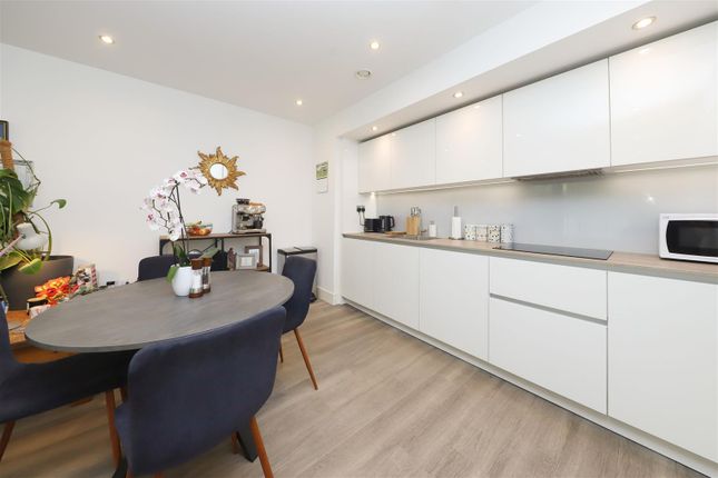 Flat 2 Broughton Court, 4a Garnet Place, West Drayton photo 4