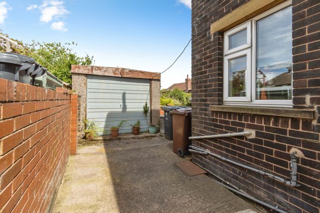 18, Greno View, Barnsley photo 2