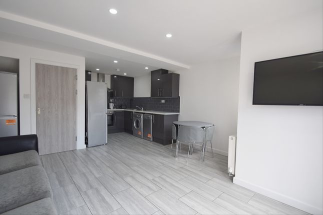 Munir Court, Caridff photo 3