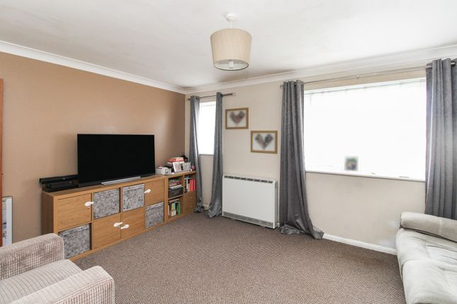 Flat for sale in Chetwood Road, Crawley, West Sussex.