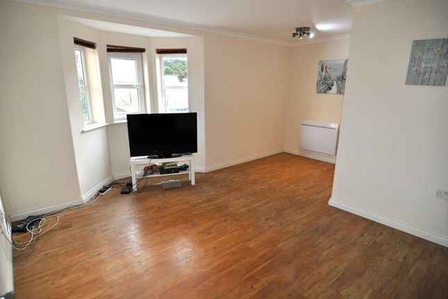 Thumbnail Flat for sale in Tantivy Court, Queens Road, Watford