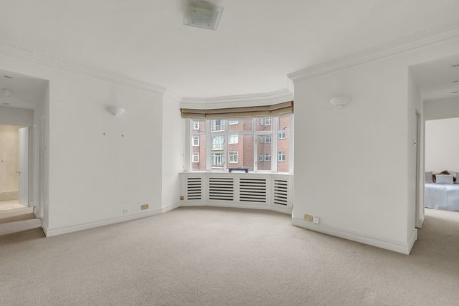 Flat for sale in Prince's Gate, London