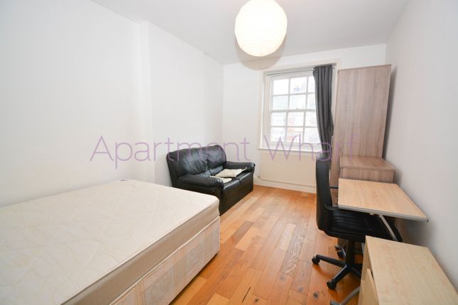 196, London photo 2