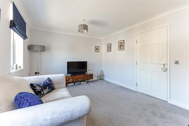 70, Collingwood Way, Petersfield photo 4