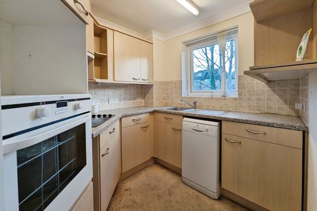 33, Browning Court, Newcastle Upon Tyne photo 3