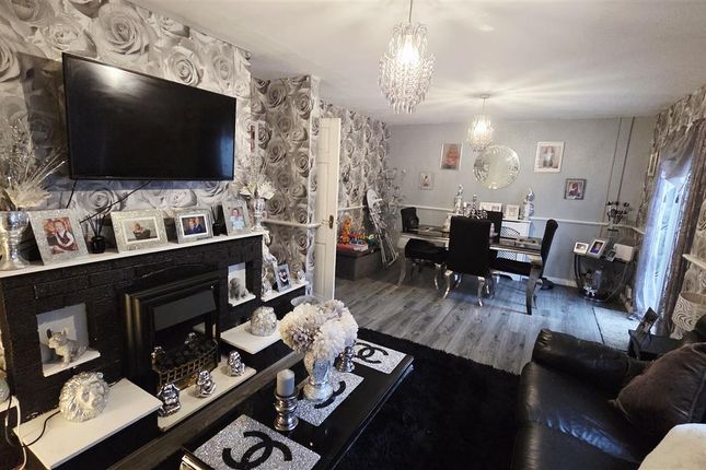 90, Saxon Crossway, Winsford photo 4