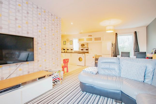 Flat for sale in Prestfield Court, Kensington Street, Whitefield, Greater Manchester