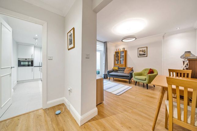 Thumbnail Flat for sale in St Georges Square, Pimlico, London