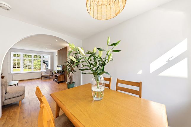 7, Greenacre Park Avenue, Leeds photo 4