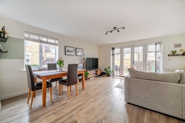 9, Nuthatch Drive, Cheltenham photo 3