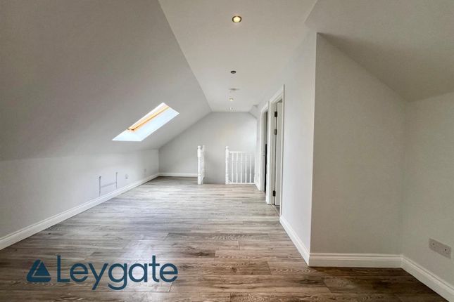 Flat 1 576-A, Cranbrook Road, Ilford IG2 6RF, Ilford photo 2