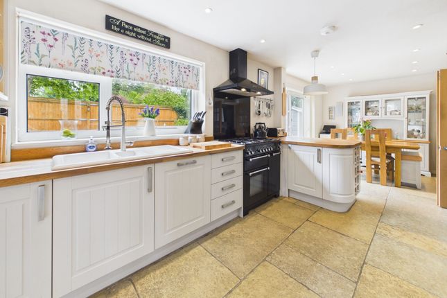 9 Mosedale, Moreton-in-Marsh photo 2
