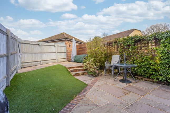 12 Hilda Dukes Way, East Grinstead photo 2