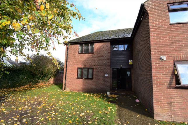 1-bed flat on 24, Hilton Close, Essex, £100,000