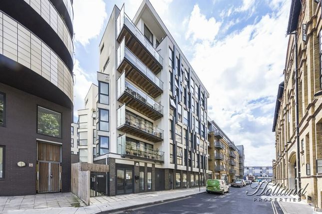 Thumbnail Flat for sale in Tyssen Street, London