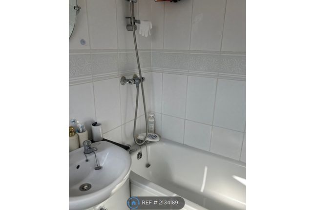 Falcon Close, Dartford photo 2