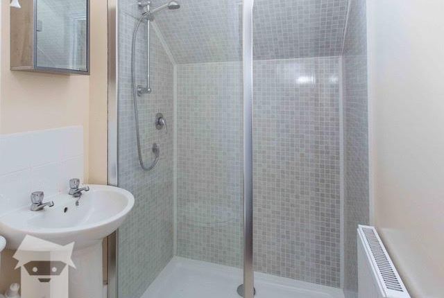 06-Arshower.Jpeg