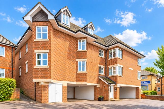 Tudor Court, Woking photo 5