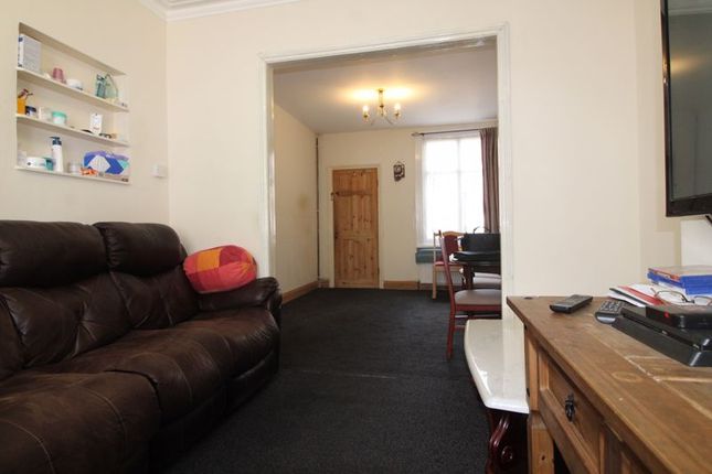Terraced house for sale in William Street, Luton
