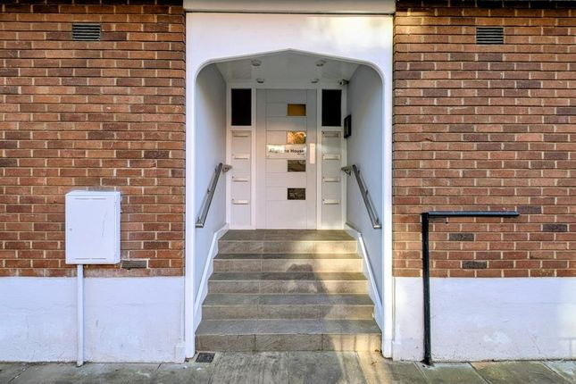 FLAT 2 ANGEVINS HOUSE, Lower Fisher Row, Oxford photo 3