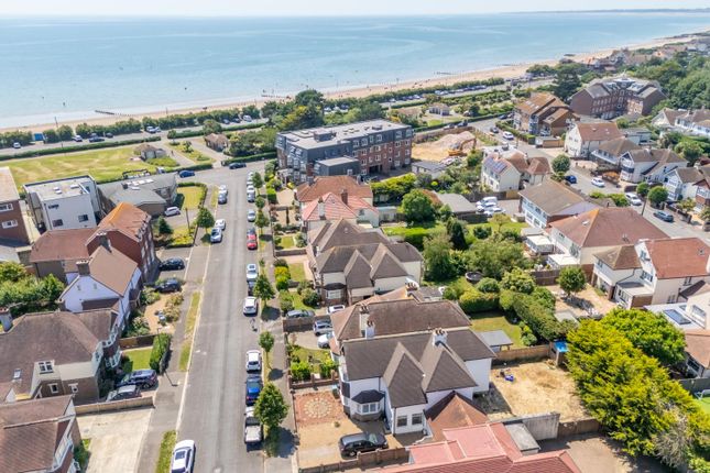 13, Princess Avenue, Bognor Regis photo 2