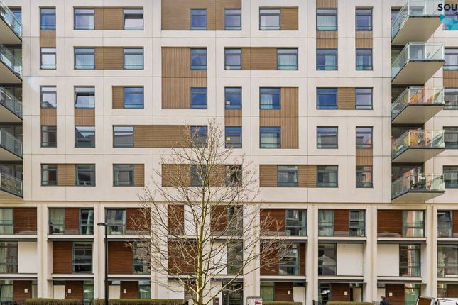 Titian Heights, 12 Scarlet Close, London photo 2