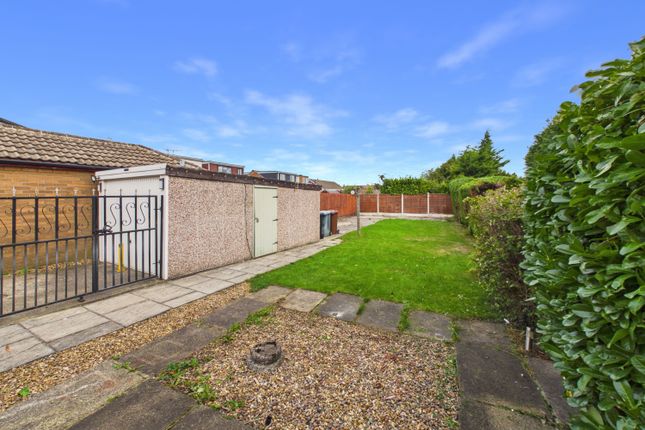 17, Scott Green Crescent, Leeds photo 4