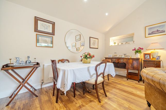 Oakdene, Goose Lane, Hook photo 3