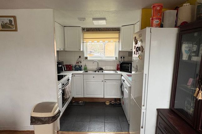 75, Woodmans Rise, Droitwich photo 2