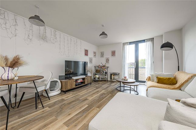 Flat 10,, Phoenix House, London photo 4