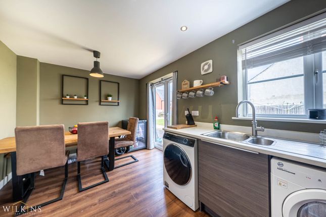 1, Hillfield Close, Swadlincote photo 4