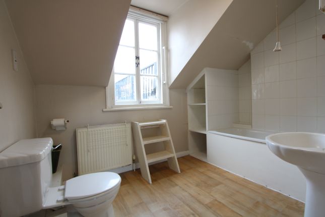 Thumbnail Flat to rent in Chelverton Road, London