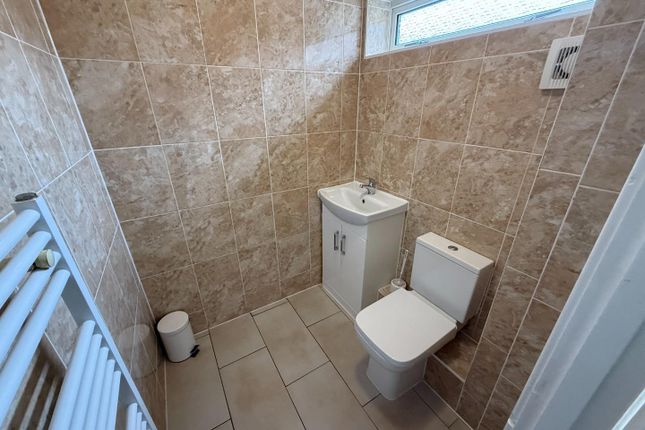 1, Totterdown Close, Swindon photo 5