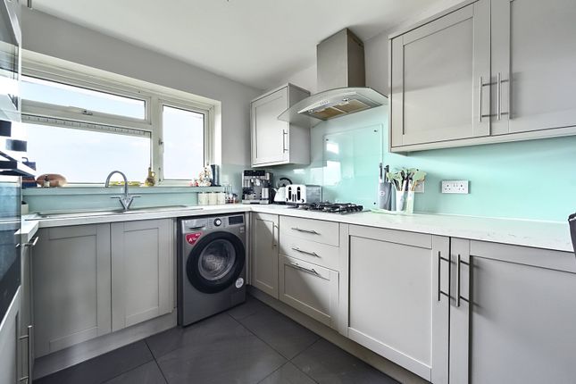 31, Beach Croft, West Sussex photo 2