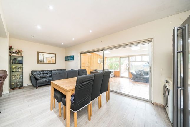 56, Strathyre Avenue, London photo 4