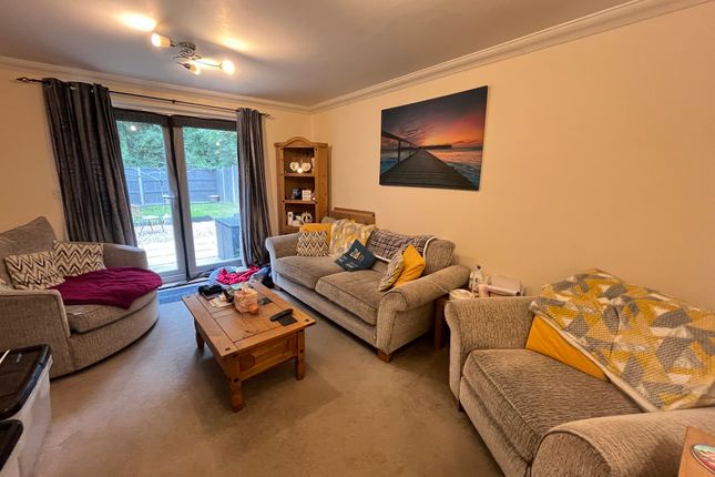 47, Fallowfields, LOWESTOFT photo 3
