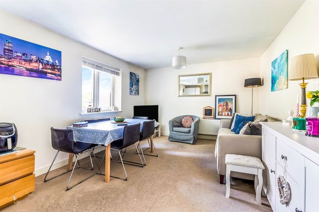 Flat for sale in Clarendon Grove, Mitcham