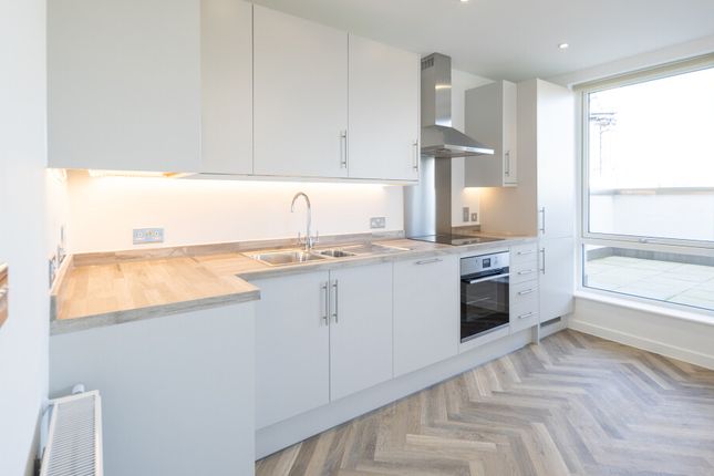 Flat for sale in Commerical Way, Peckham