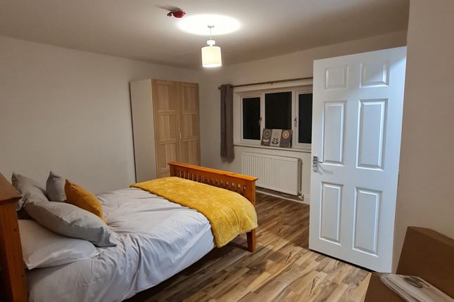 Room to rent in Higham Rd, Rushden