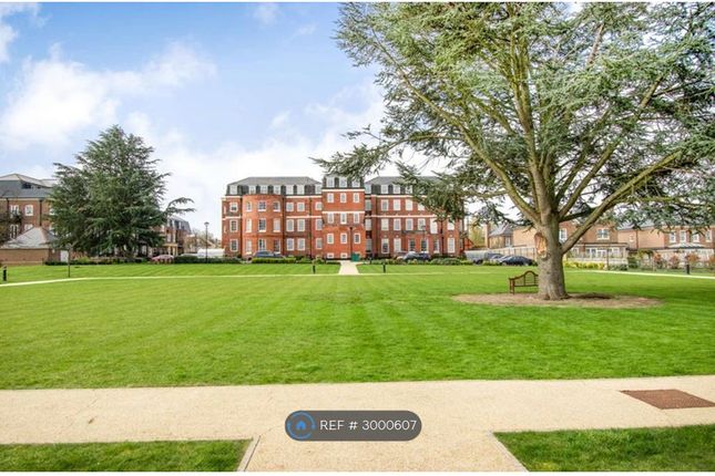 Flat, Matha Court Marian Gardens, Bromley photo 5