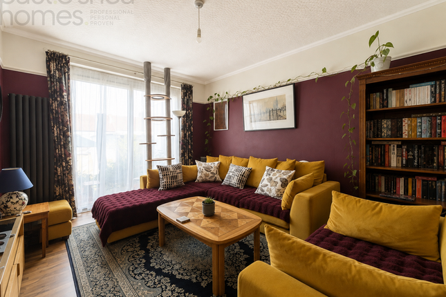112 Stanford Road, London photo 3
