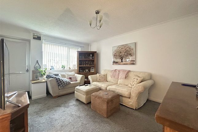 13, Langdon Close, Somerset photo 3