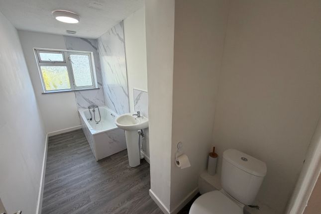 14, SWANSEA photo 4
