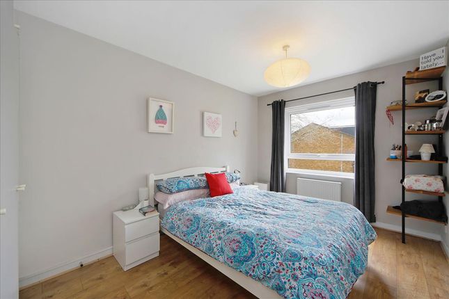 Bartholomew Close, Wandsworth photo 4