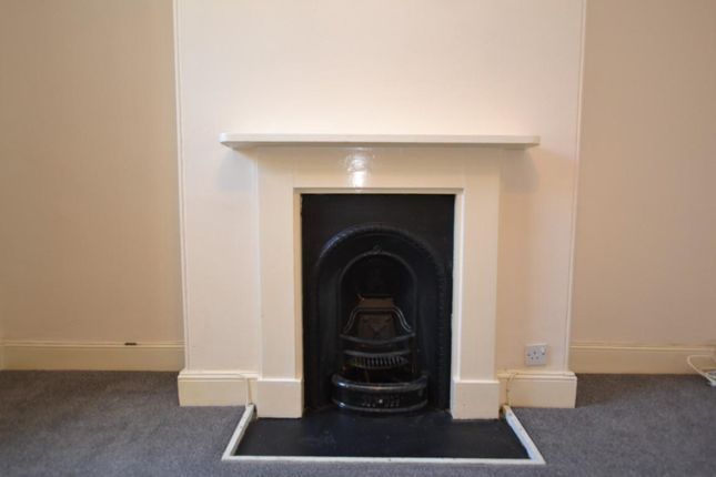 Flat 2, 121 Alphington Road, Exeter photo 3