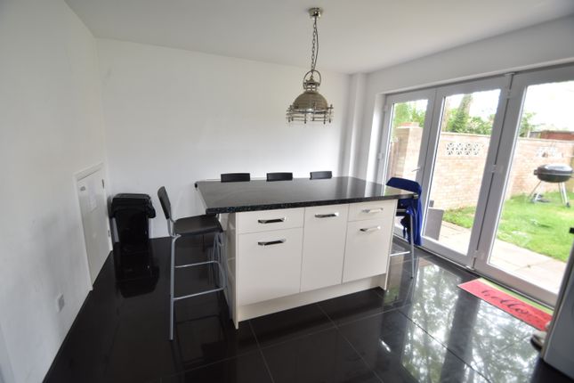 7, Crisspyn Close, Waterlooville photo 5