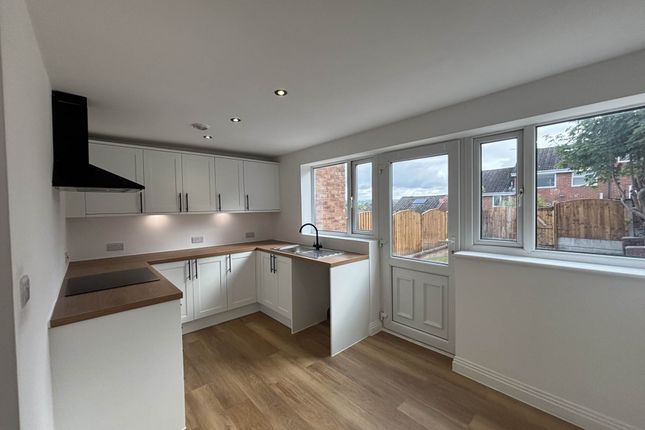 61, Torwood Road, Oldham photo 3