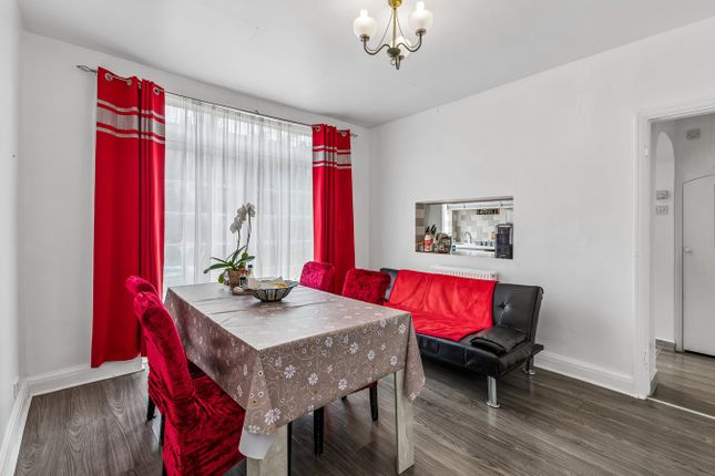 3, Westfield Drive, Harrow photo 2